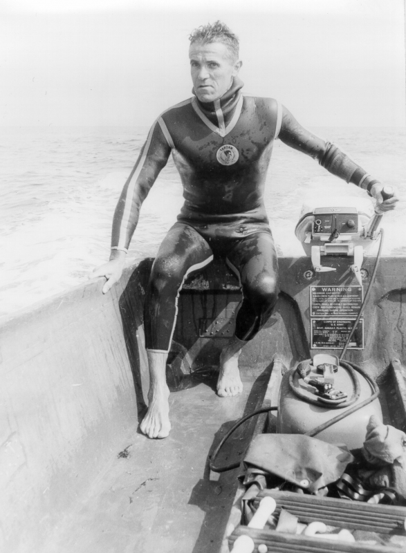 André Bouscaras, tenue de plongée